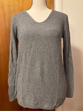 Old Navy Gray V Neck Sweater